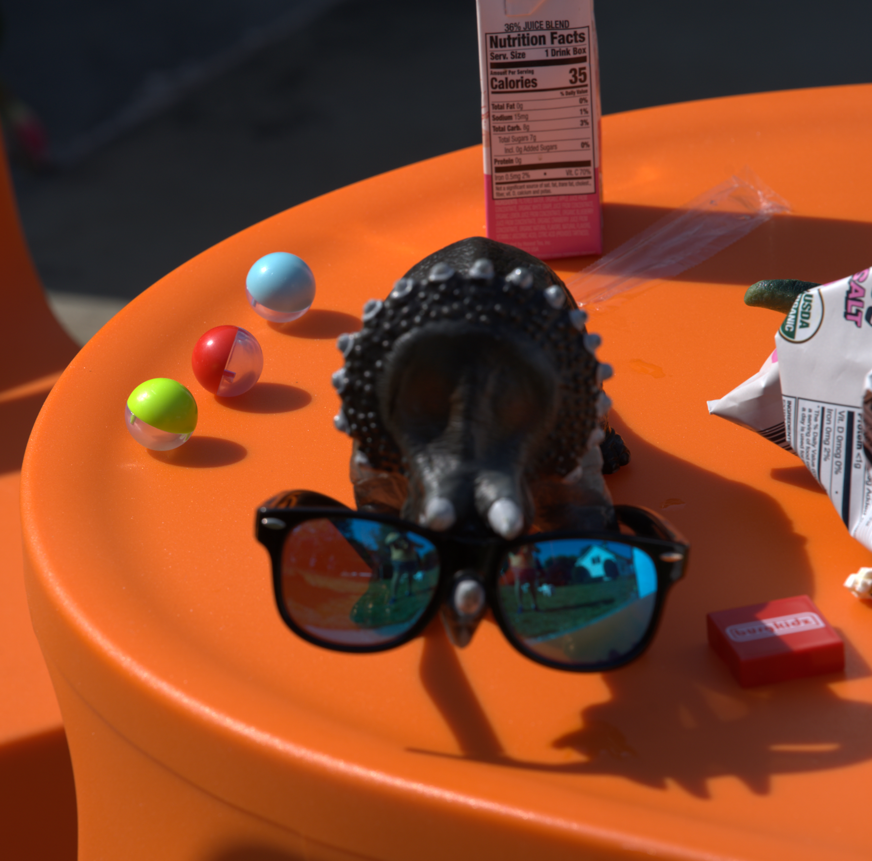 Indoor/Outdoor Play Table - image 12