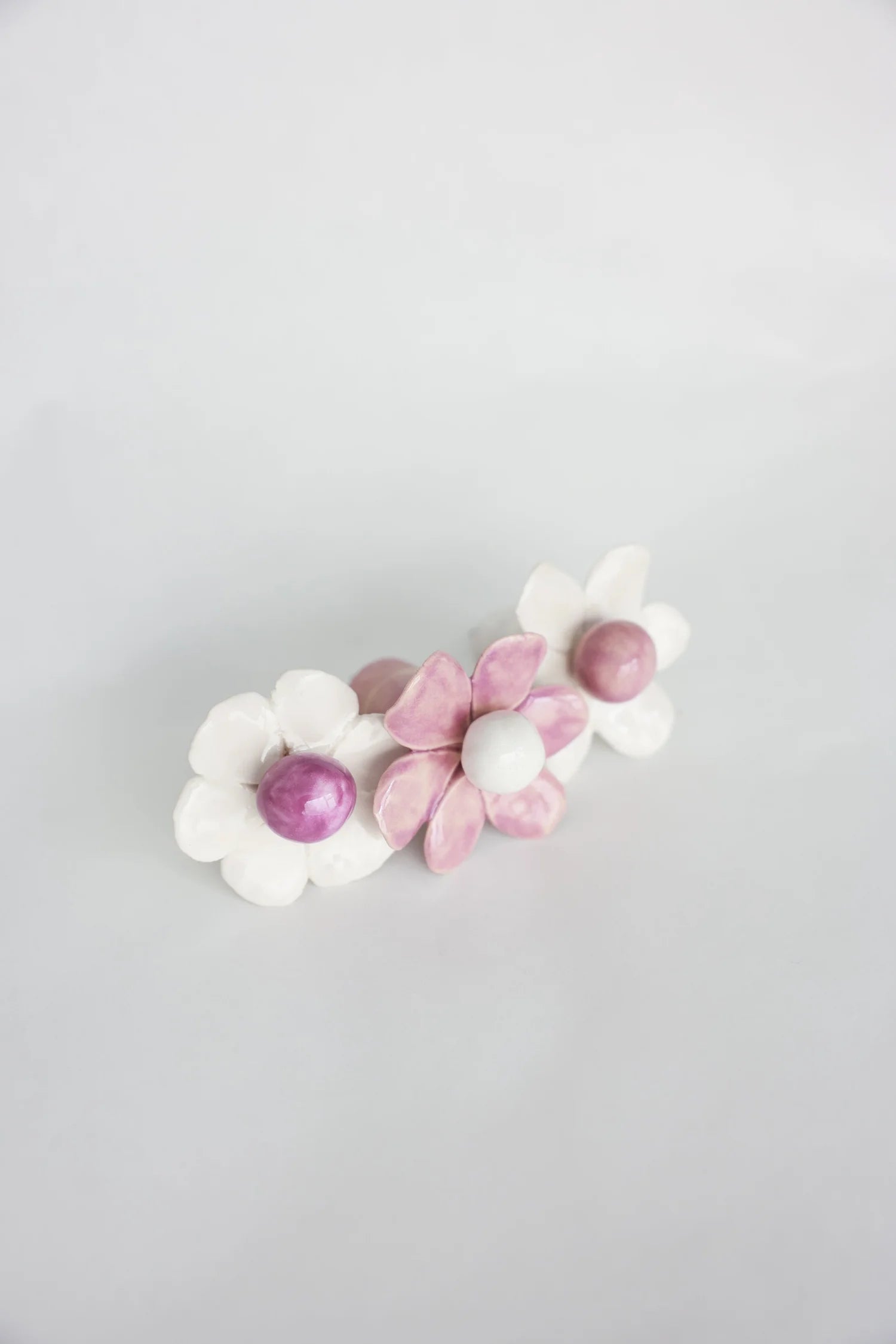 Ceramic Daisy Wall Art - Set of 12 - image 5