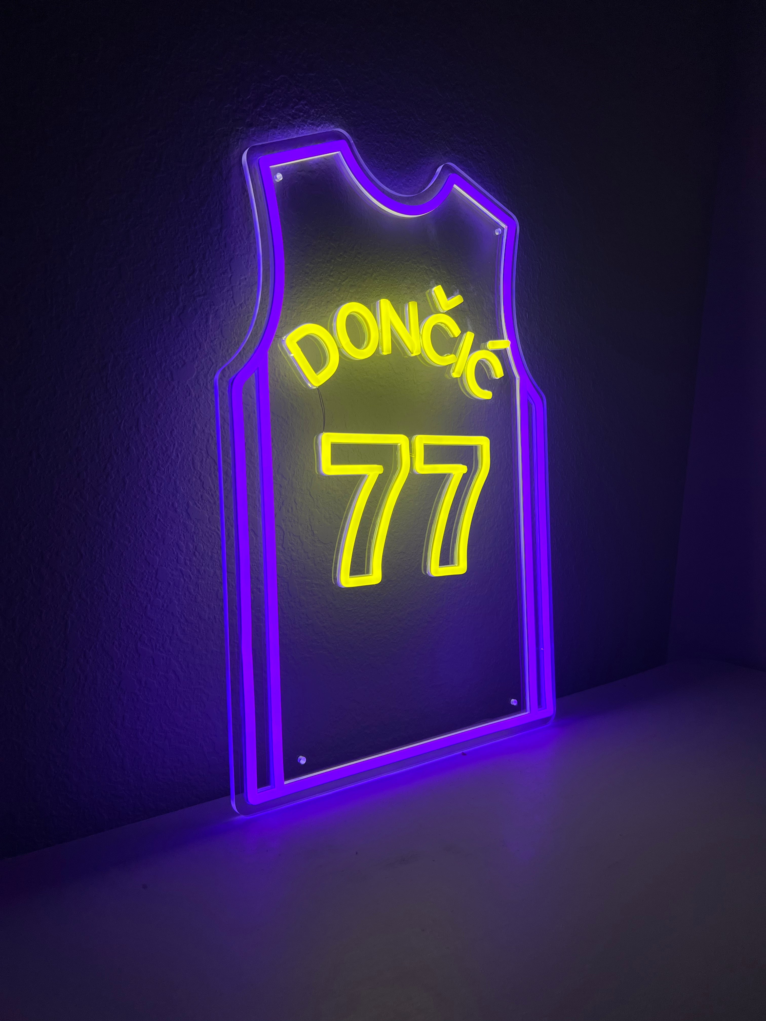 LED Jersey Sign - Doncic #77 - image 4