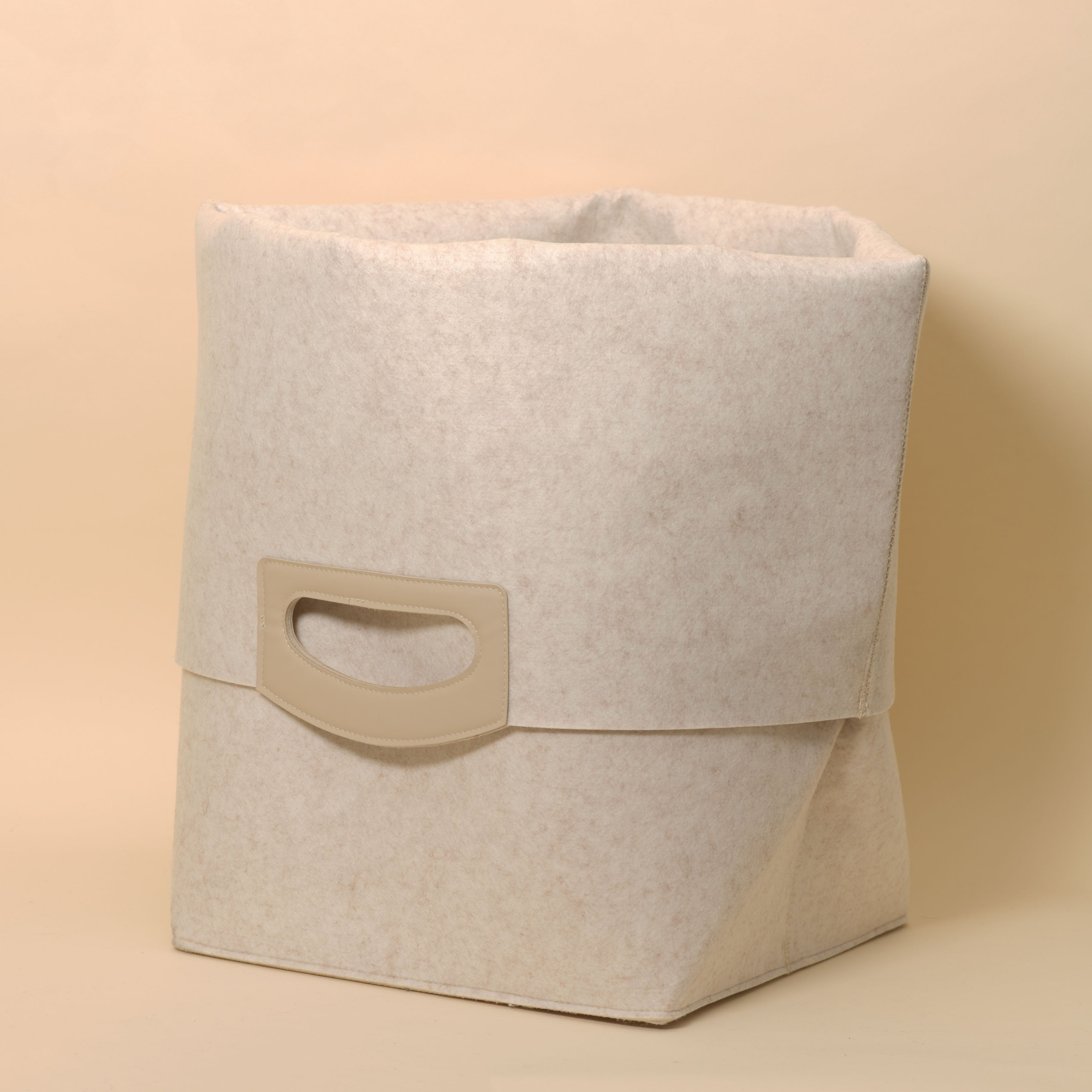 The Felt Hamper with Handles - image 7