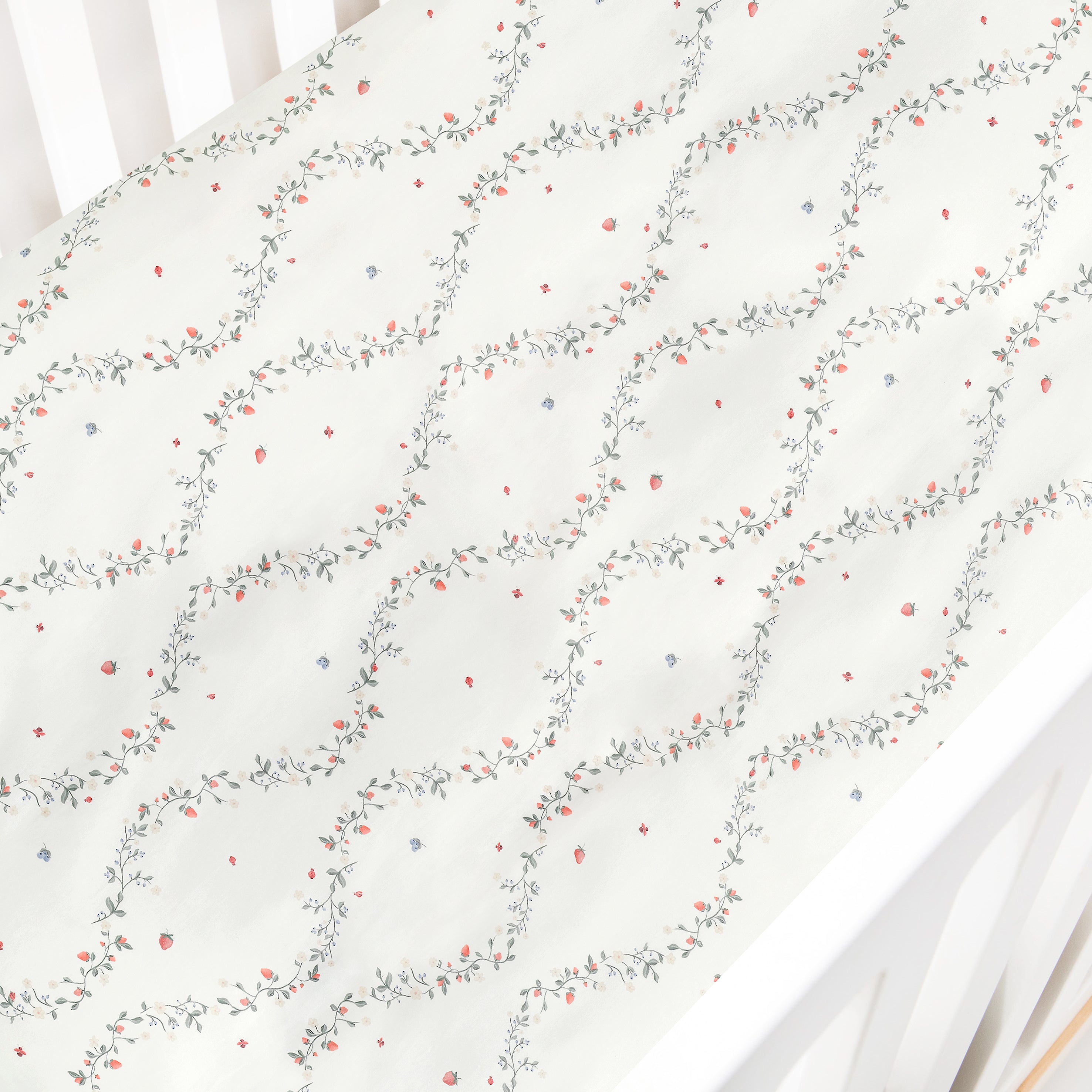 Botanical Berries Crib Sheet - Ivory