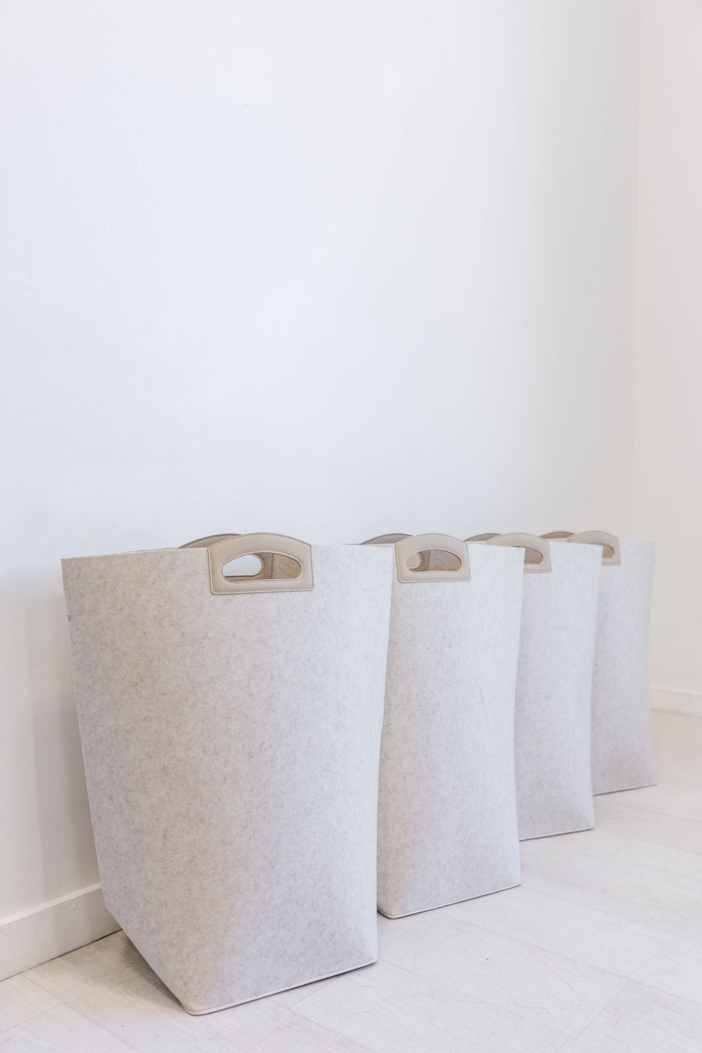 The Felt Hamper with Handles - image 4