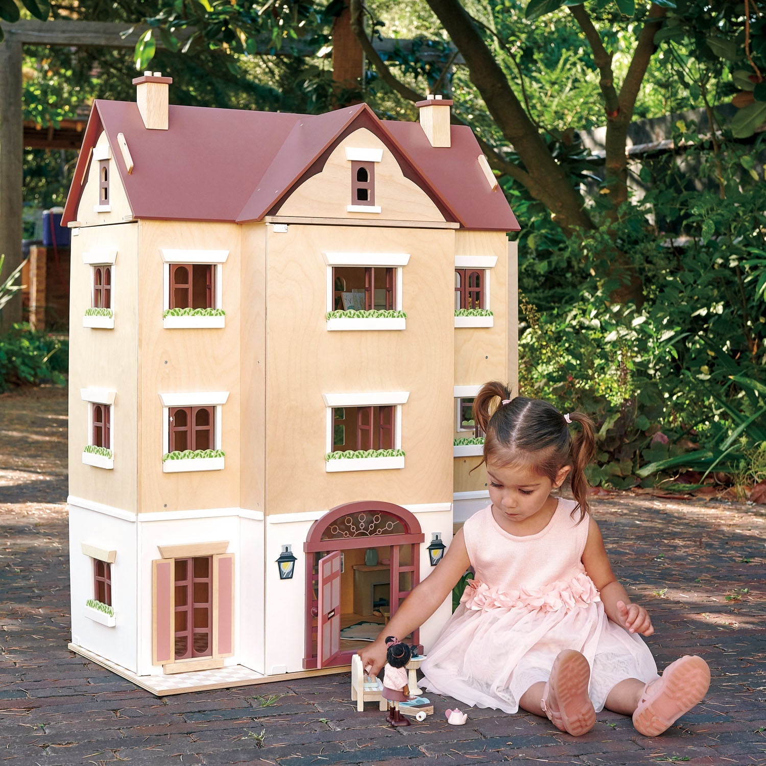 Fantail Hall Dollhouse - image 3