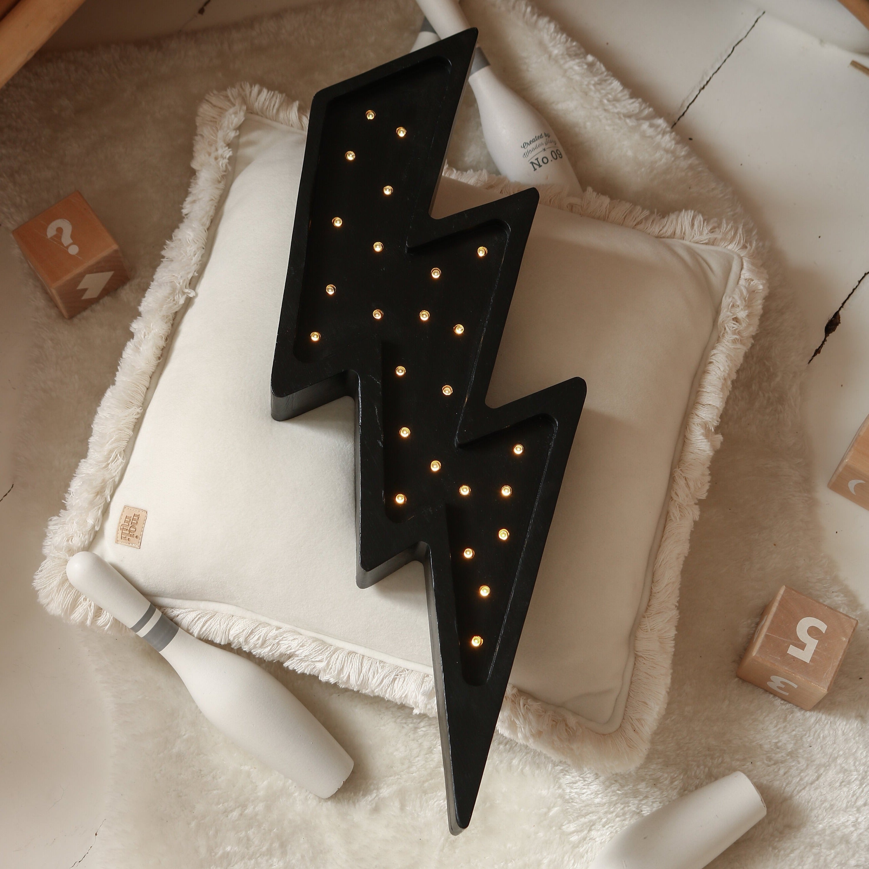 Lightning Bolt Lamp - image 7