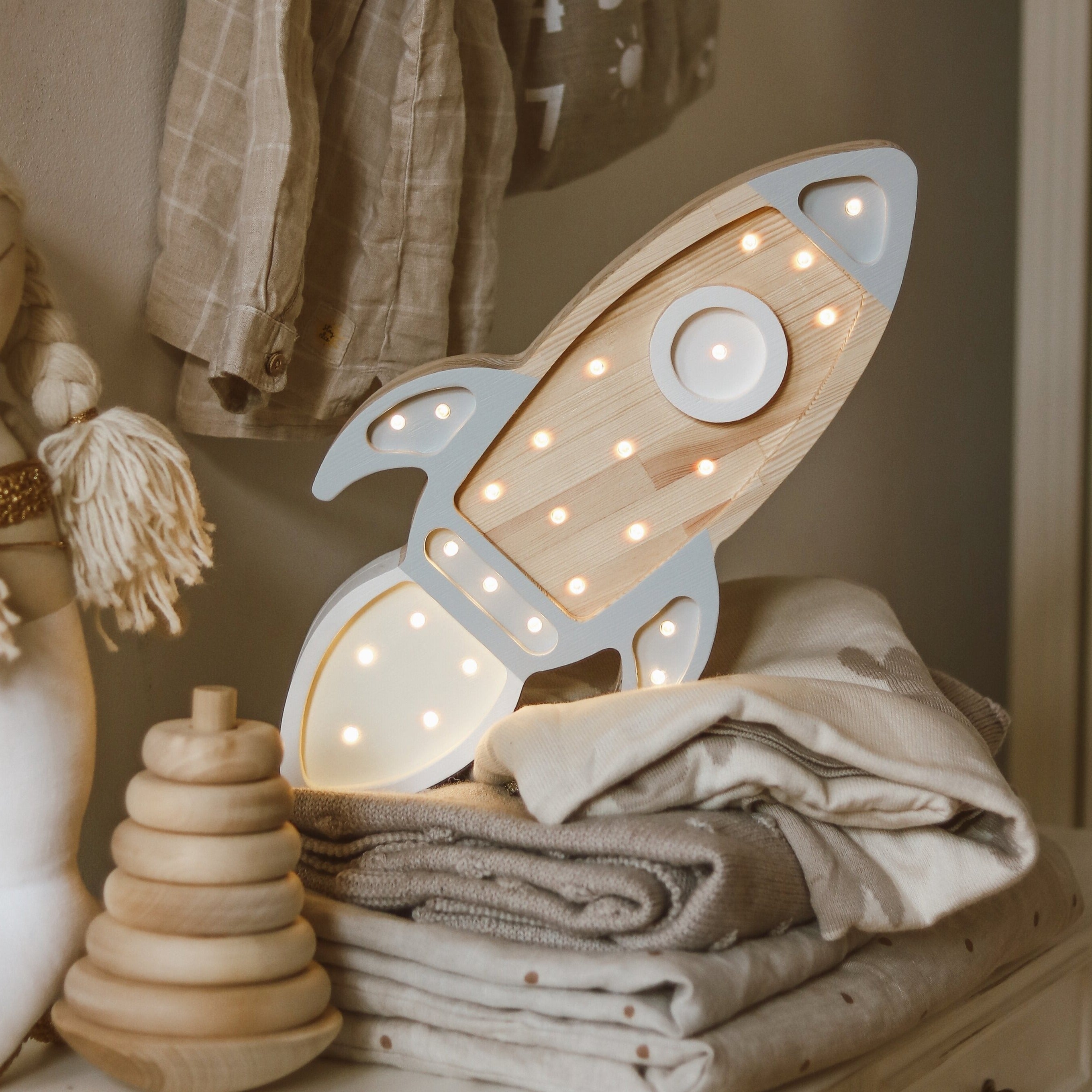 Rocket Ship Lamp - image 14