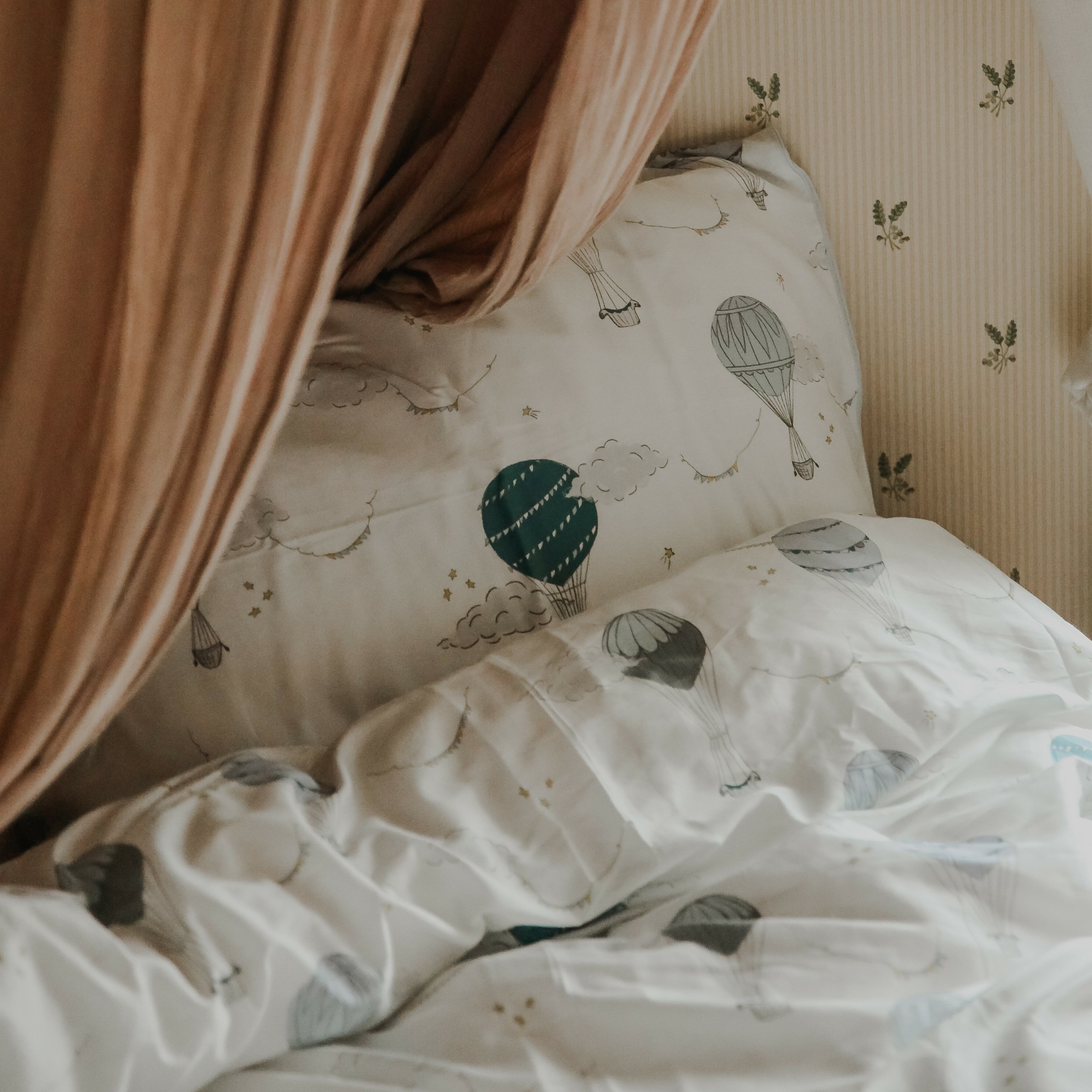 Touch The Sky Toddler Duvet - Blue - image 6