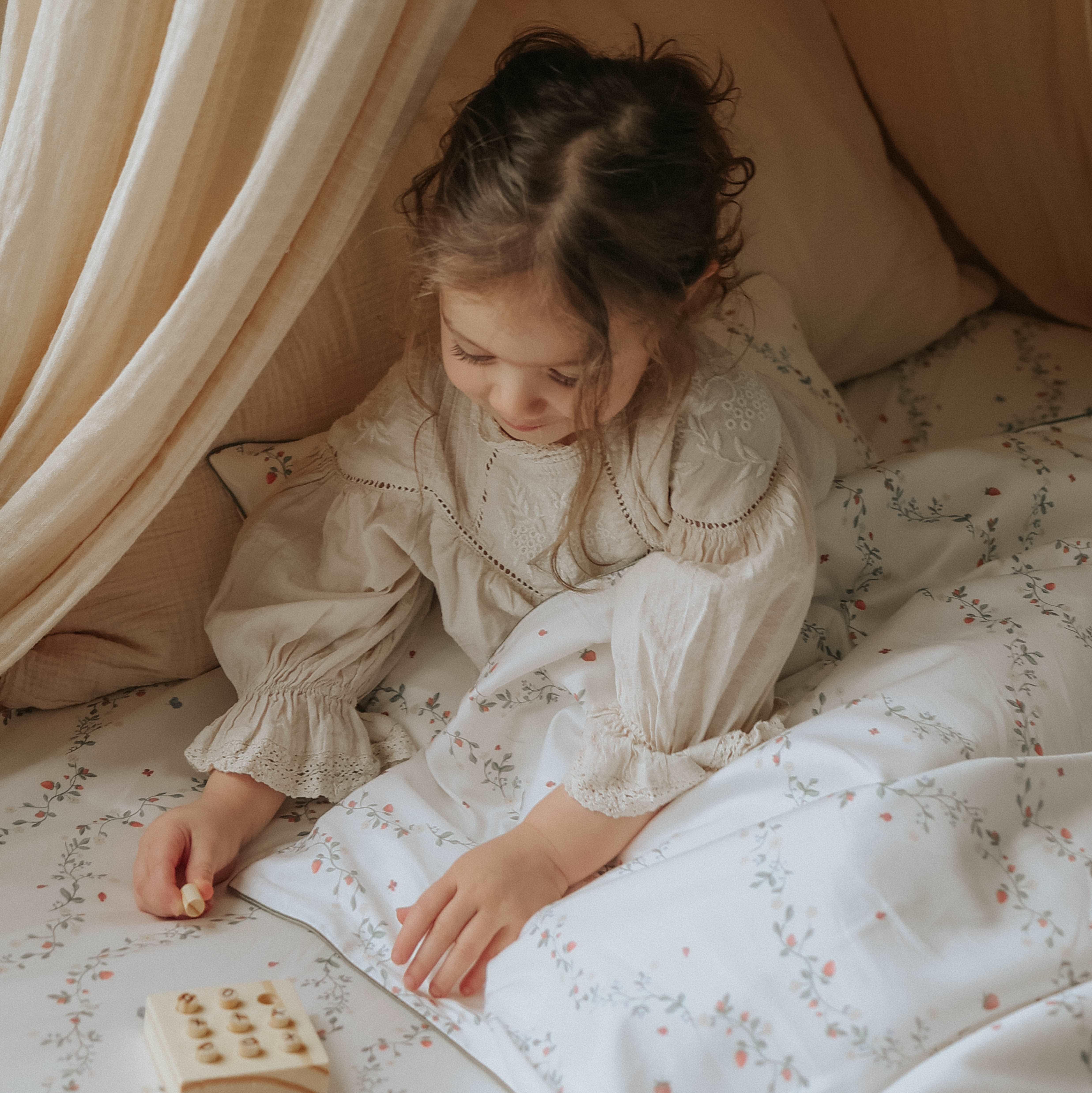 Botanical Berries Toddler Duvet - Ivory - image 7