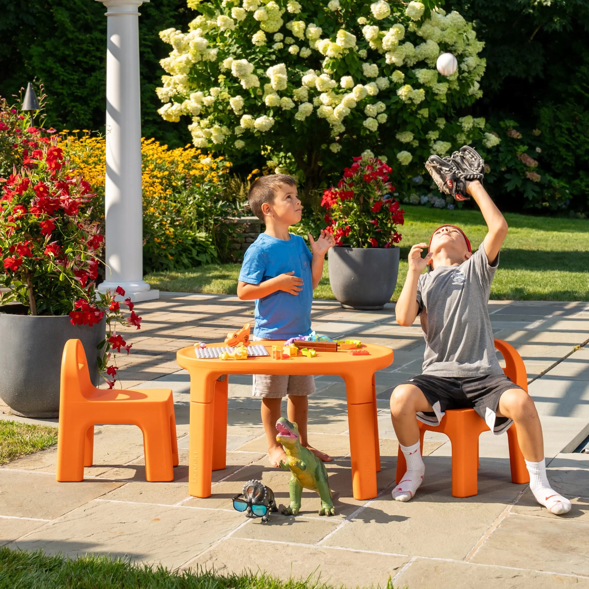 Indoor/Outdoor Play Table - image 6