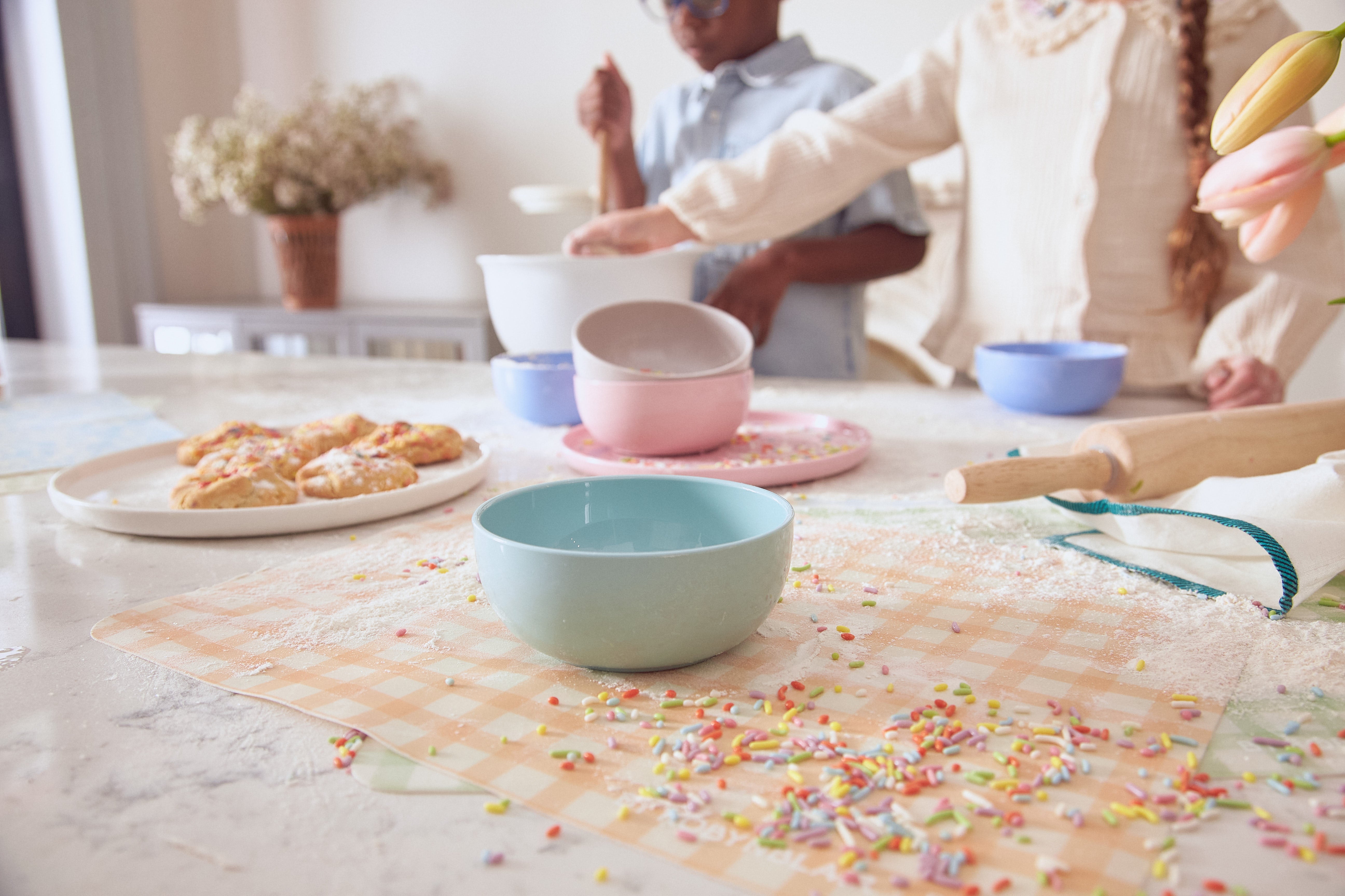 Complete Dinnerware Set - Rainbow - image 3