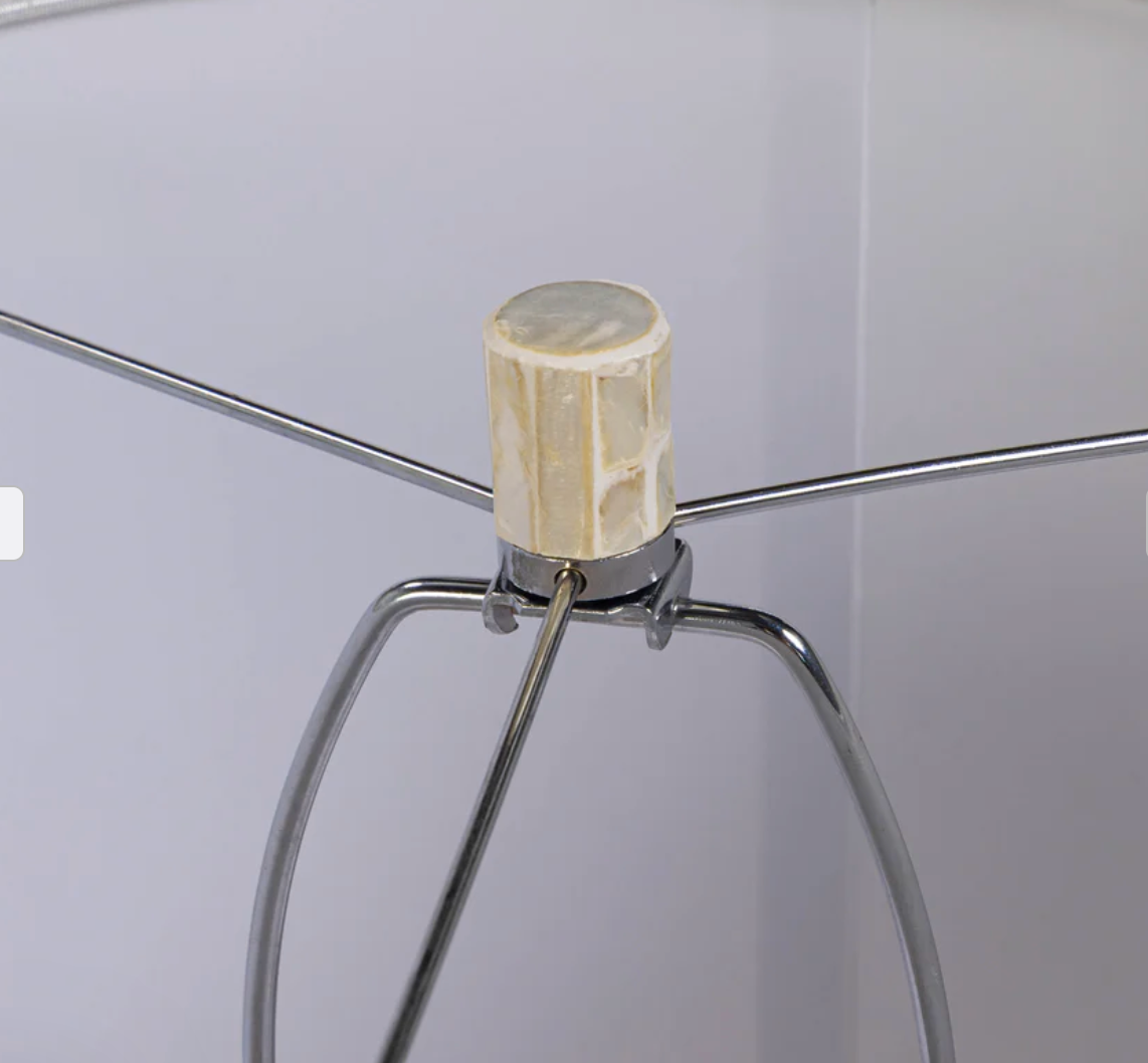 Lassy Bow Table Lamp - image 3