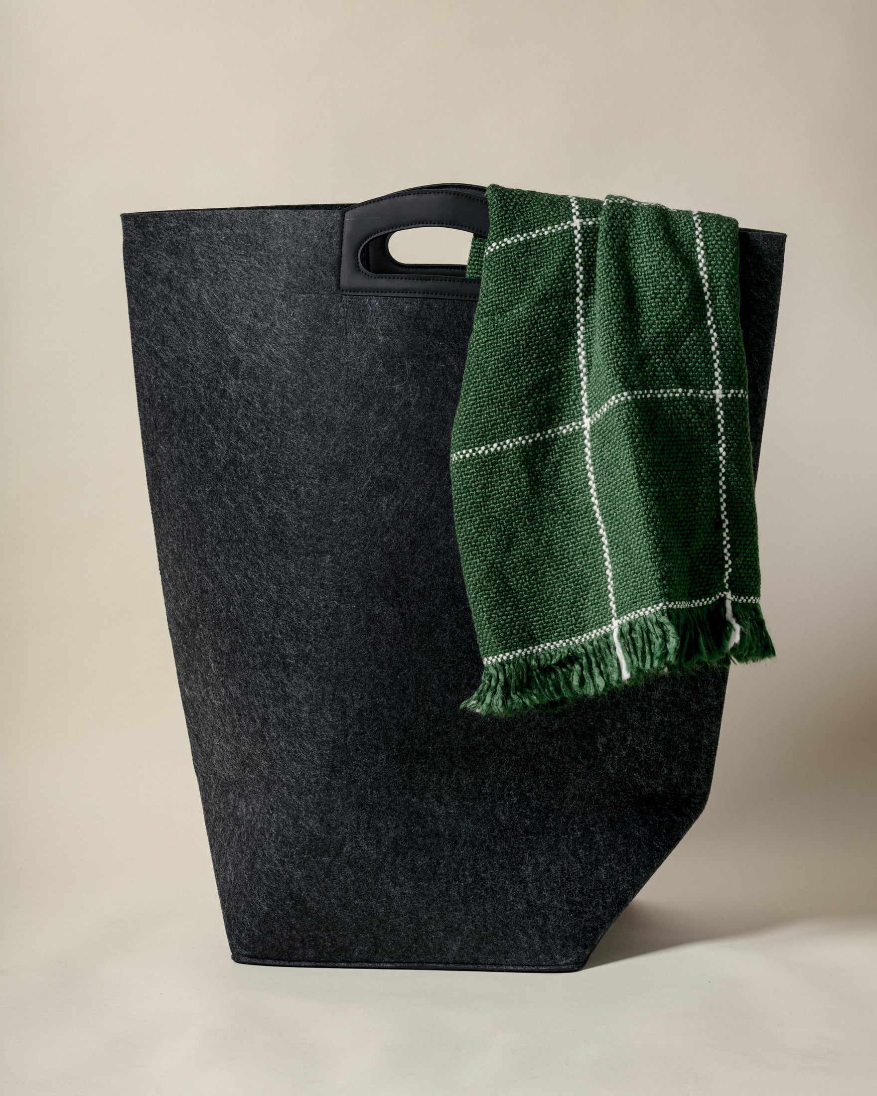 The Felt Hamper with Handles