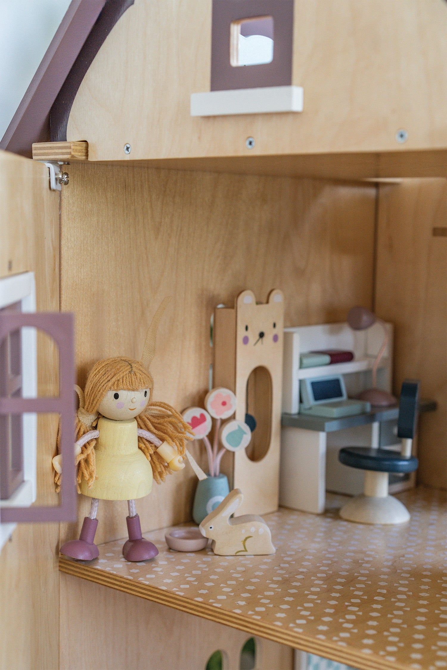 Fantail Hall Dollhouse - image 9