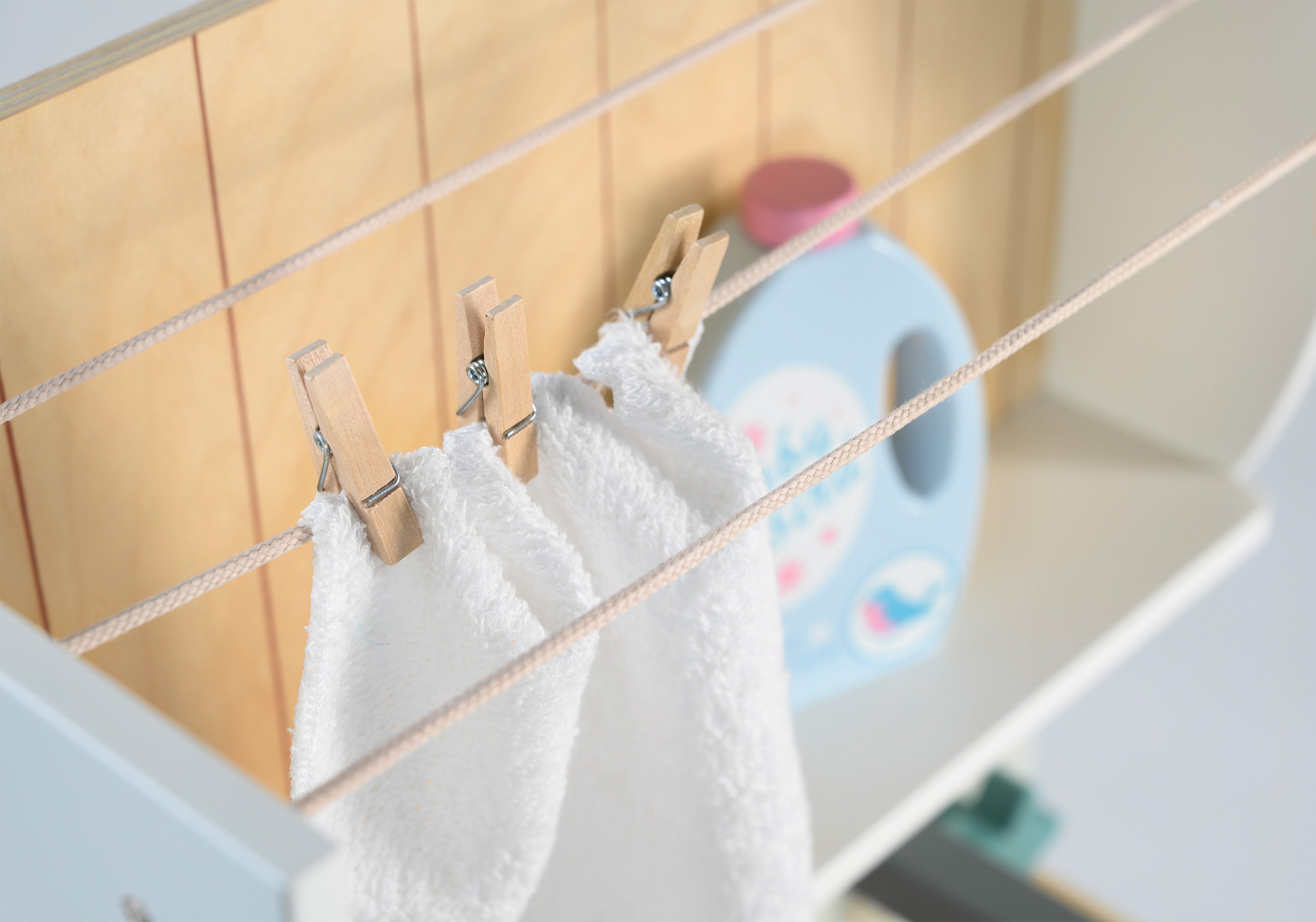 Laundrette Imaginative Play Toy - image 8