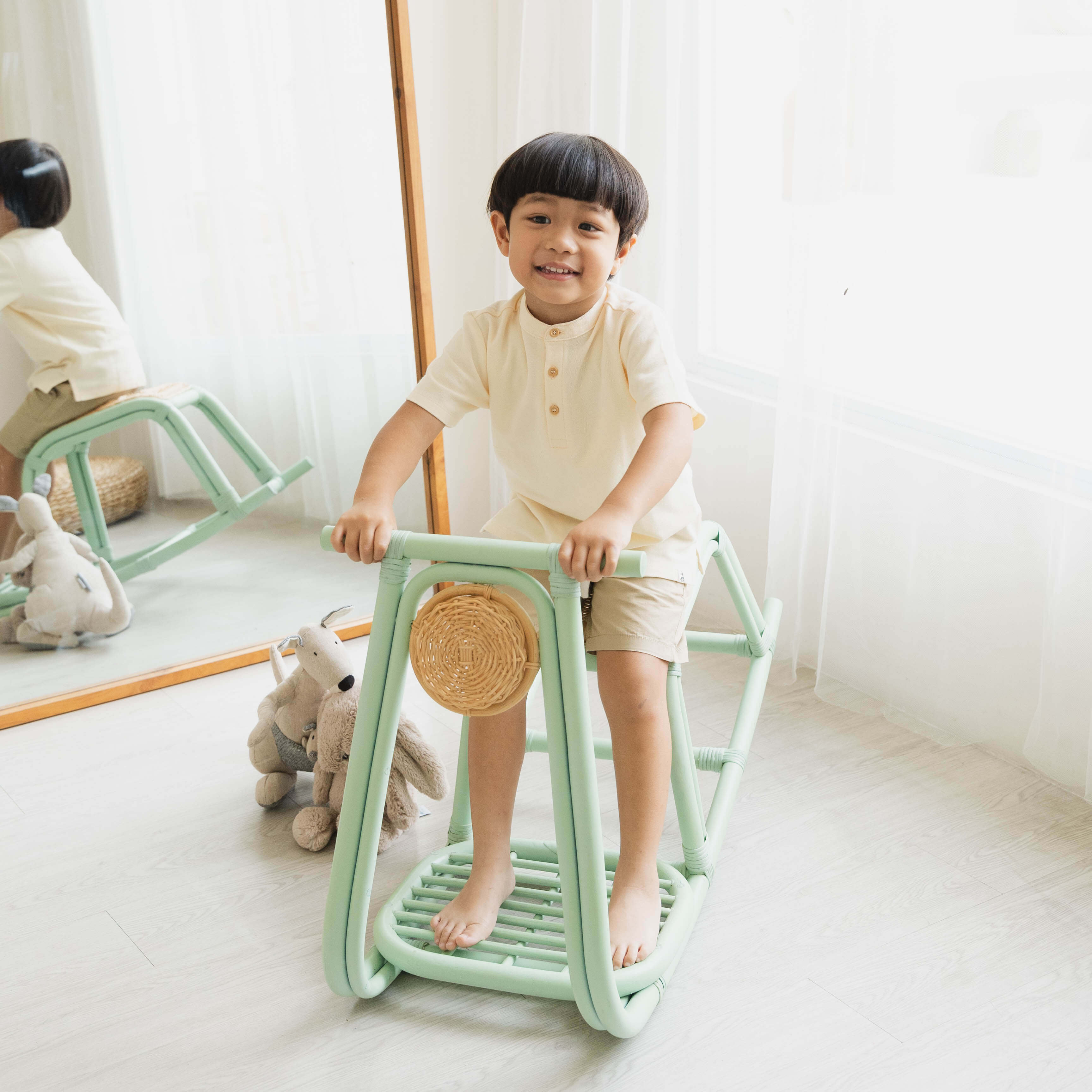 Kids Vespa Rocker Rattan - image 3