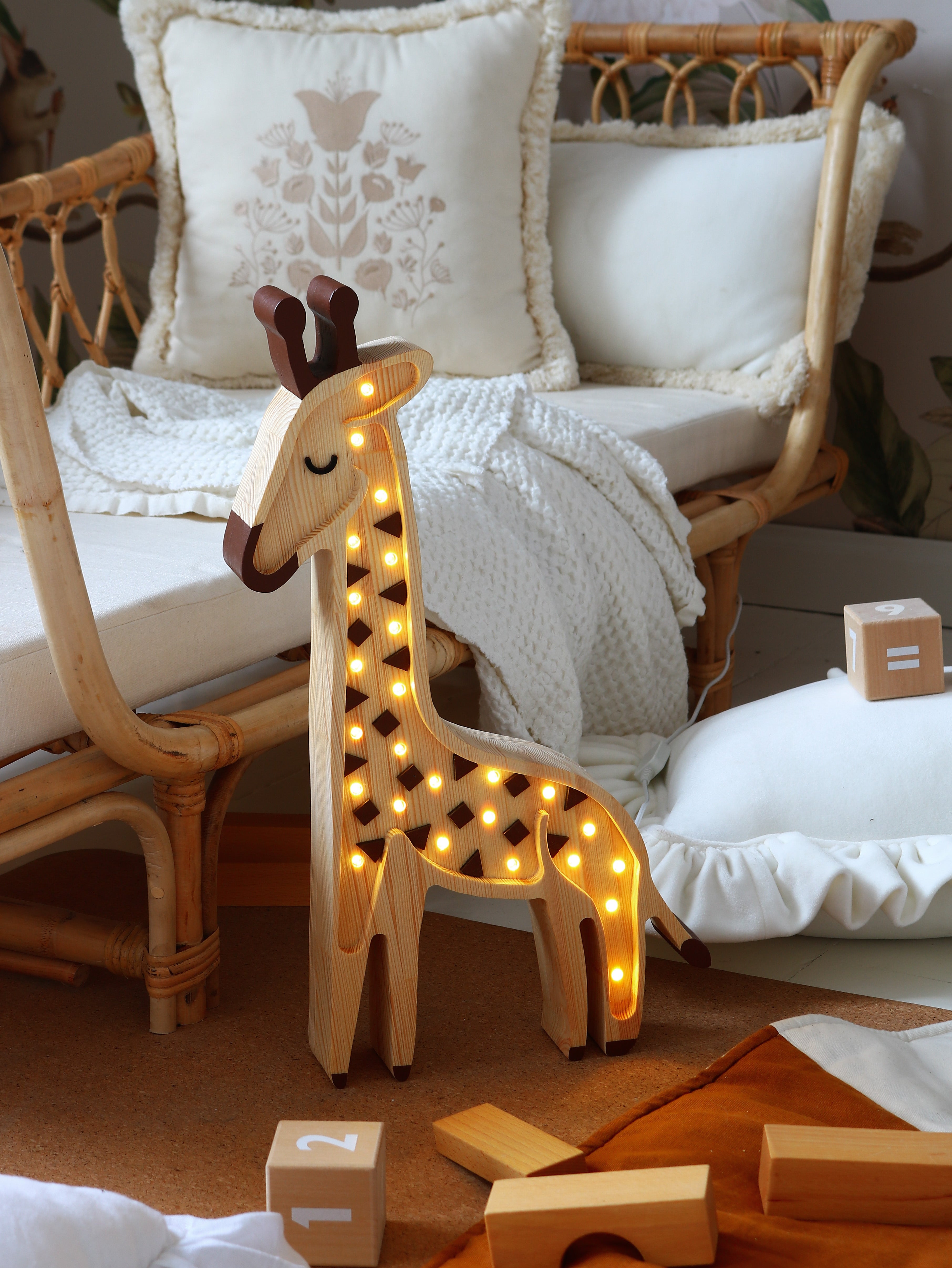 Giraffe Lamp - image 6