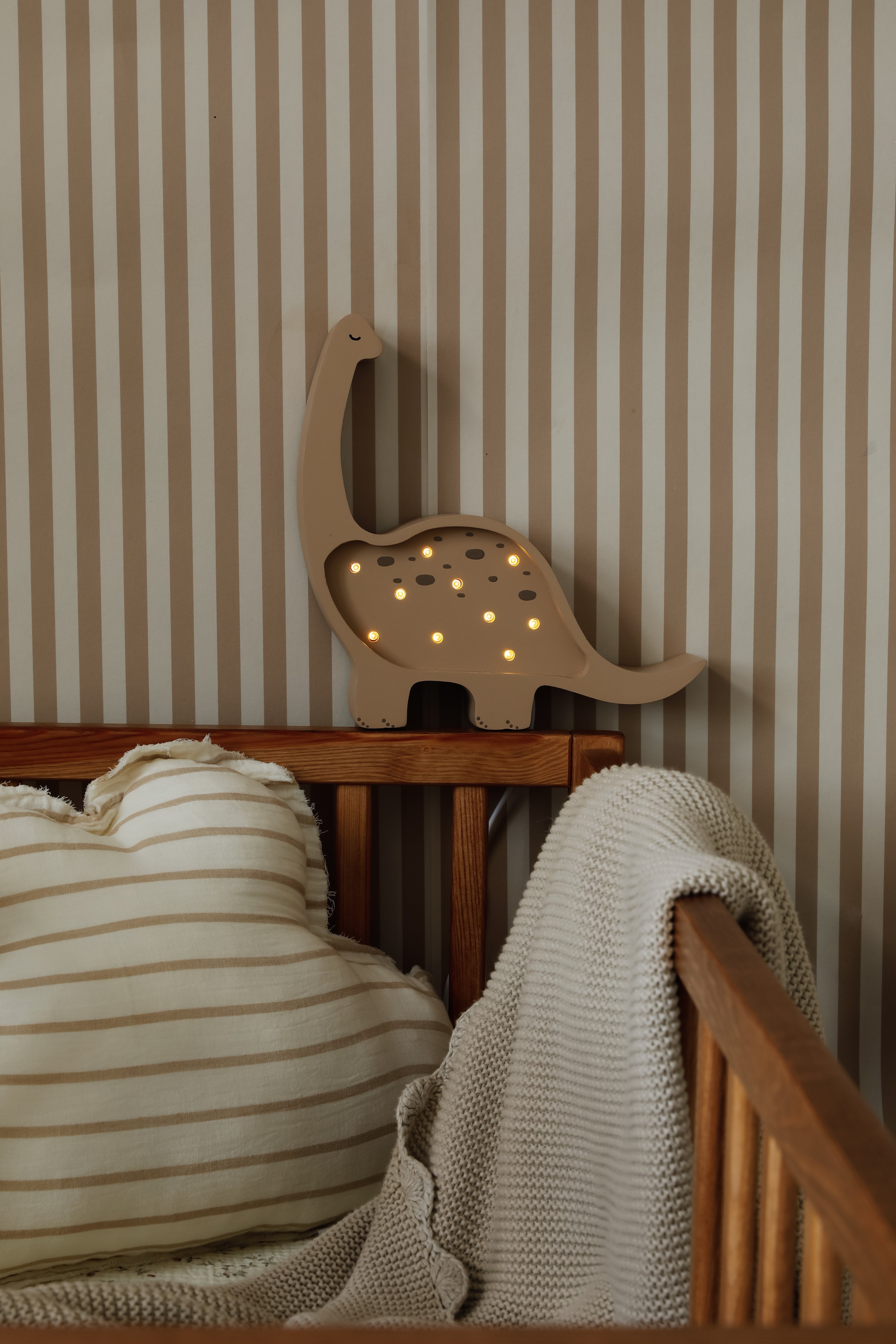 Mini Dino Lamp - image 8