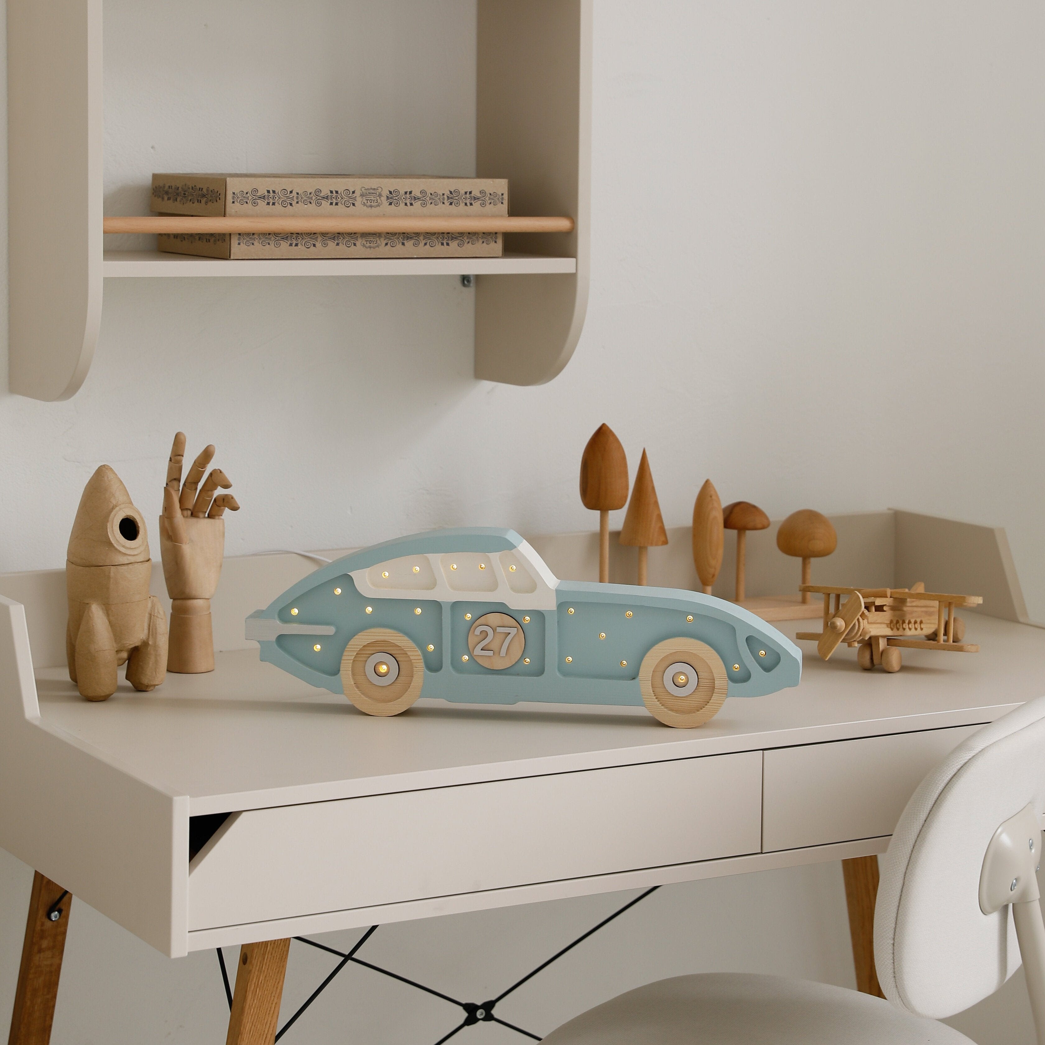 Race Car Lamp - image 8