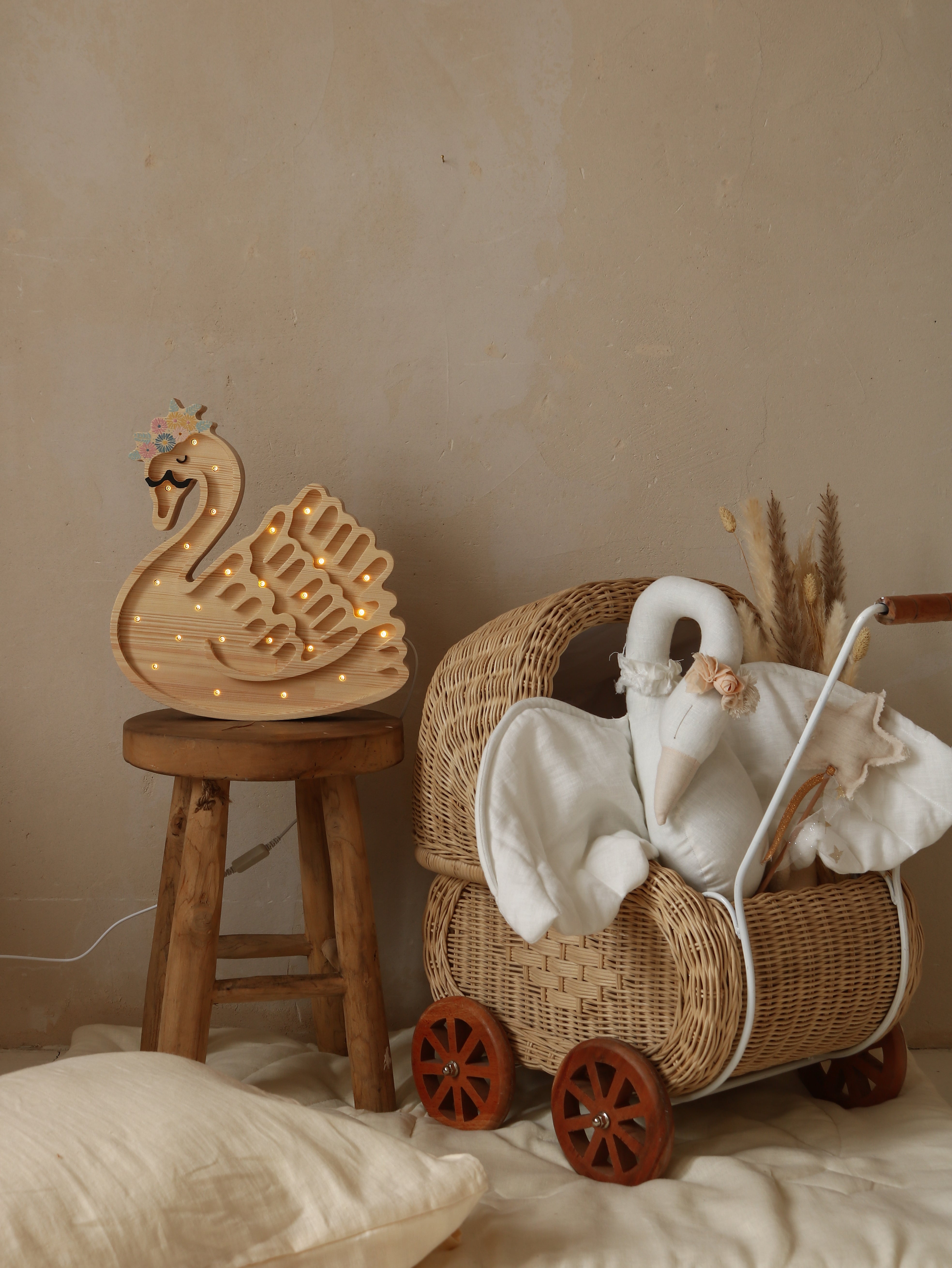 Swan Lamp - image 8